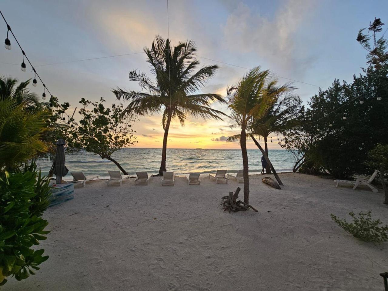 The Sunset Hotel Dhiffushi